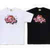 Noxx Чоловіча футболка з принтом Bape ABC SAKURA CAMO BABY MILO® CROPPED, Чорний Noxx Чоловіча футболка з принтом Bape ABC SAKURA CAMO BABY MILO® CROPPED, Чорний