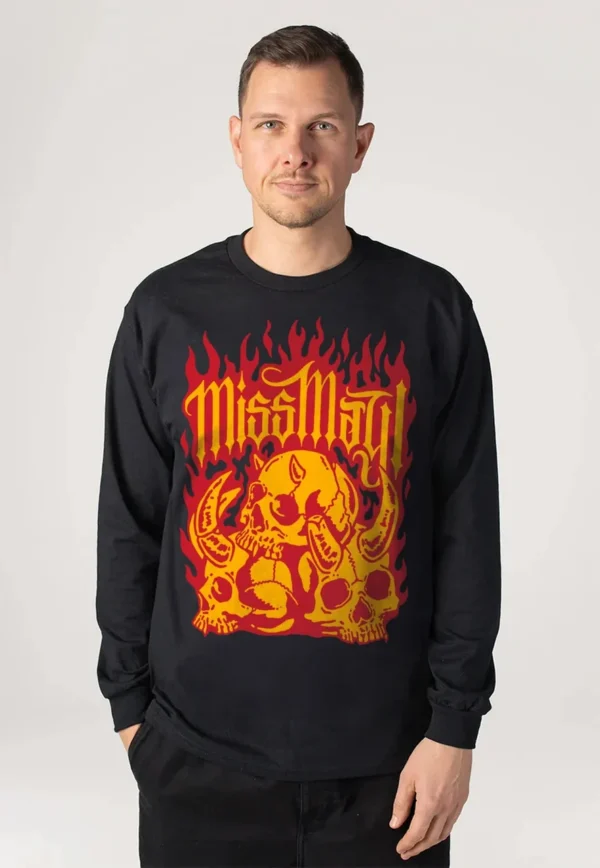 NOXX свитшот с принтом Miss May I - Flaming Skulls, Черный NOXX свитшот с принтом Miss May I - Flaming Skulls, Черный